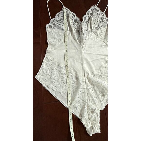 Vintage Interludes by CIRA White Lace Satin Teddy Bodysuit Lingerie Medium - Picture 14 of 16